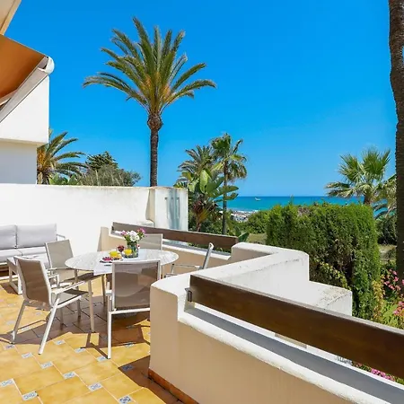Beachfront Luxury - Monteros Palm Apartment *