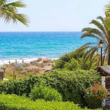 Beachfront Luxury - Monteros Palm Apartment