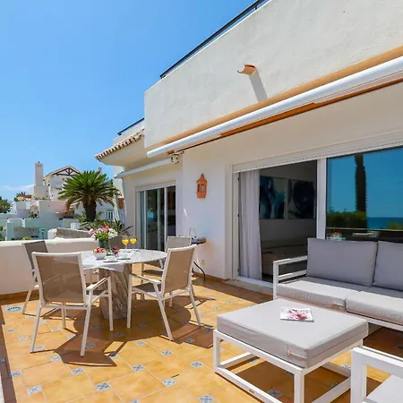 Beachfront Luxury - Monteros Palm Apartment