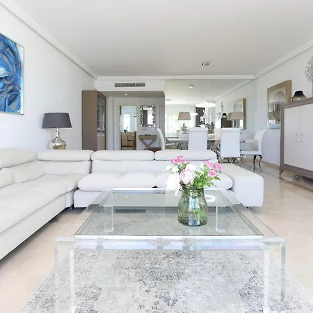 Beachfront Luxury - Monteros Palm Apartment