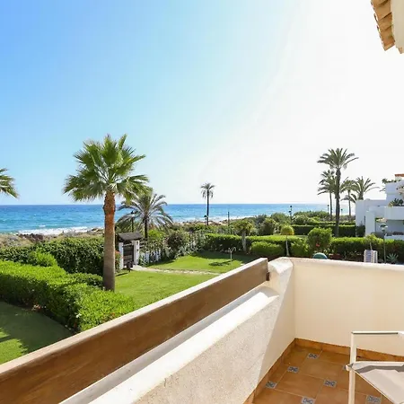 Beachfront Luxury - Monteros Palm Apartment